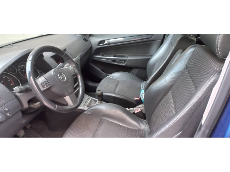 opel astra h berlina del año 2005