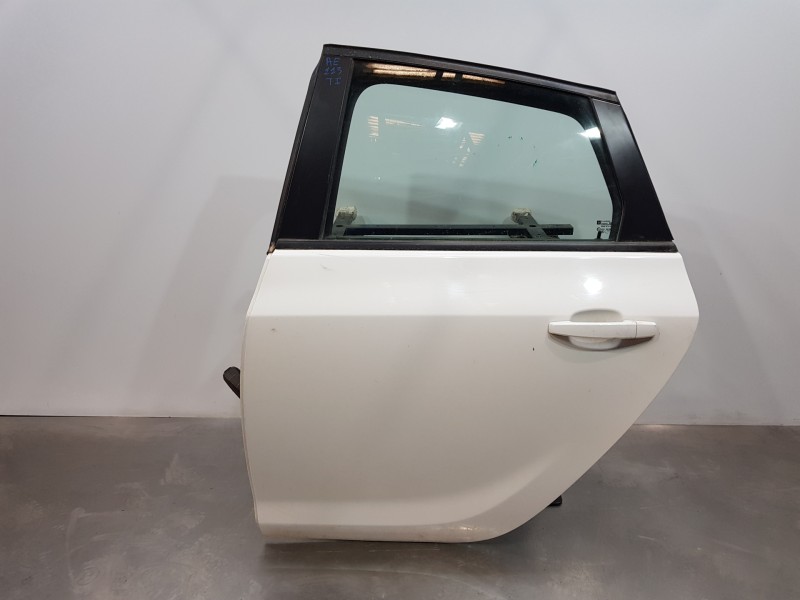 Recambio de puerta trasera izquierda para opel astra j lim. selective referencia OEM IAM 13285610  