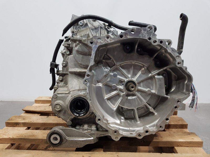 Recambio de caja cambios para toyota corolla touring sports (e21) hybrid referencia OEM IAM 3090012040  