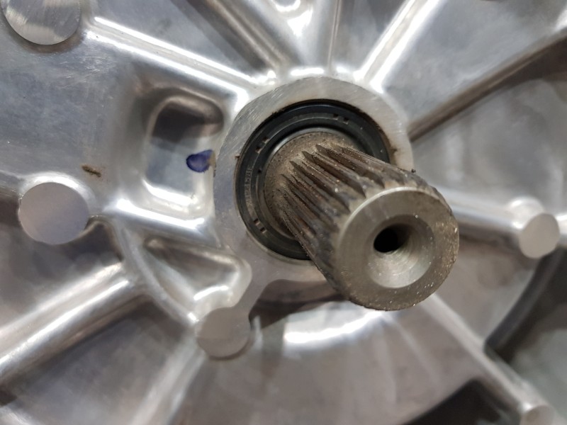 Recambio de caja cambios para toyota corolla touring sports (e21) hybrid referencia OEM IAM 3090012040  