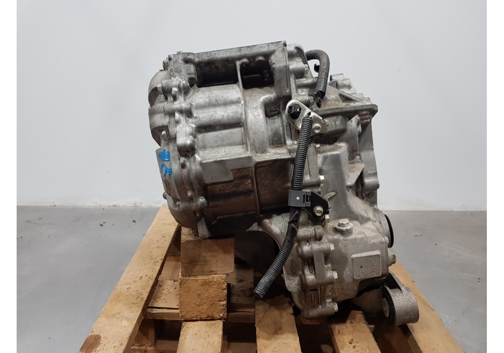 Recambio de caja cambios para toyota corolla touring sports (e21) hybrid referencia OEM IAM 3090012040  