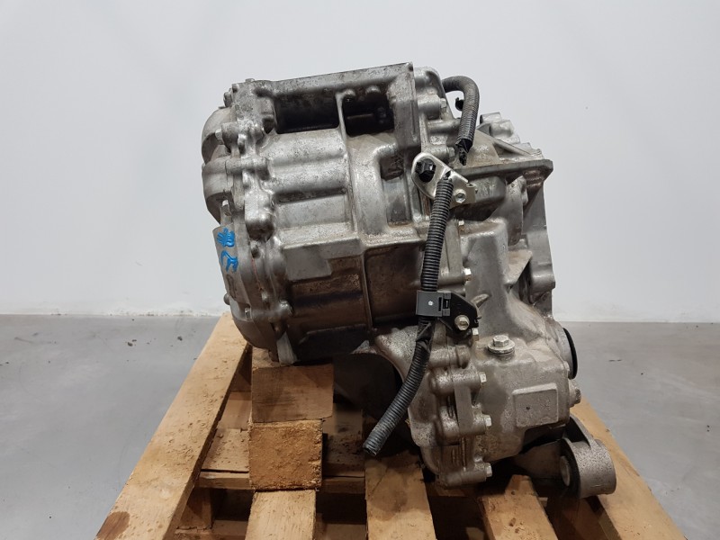 Recambio de caja cambios para toyota corolla touring sports (e21) hybrid referencia OEM IAM 3090012040  