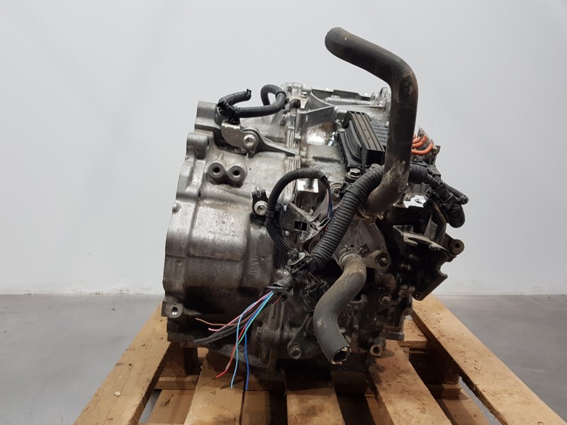 Recambio de caja cambios para toyota corolla touring sports (e21) hybrid referencia OEM IAM 3090012040  