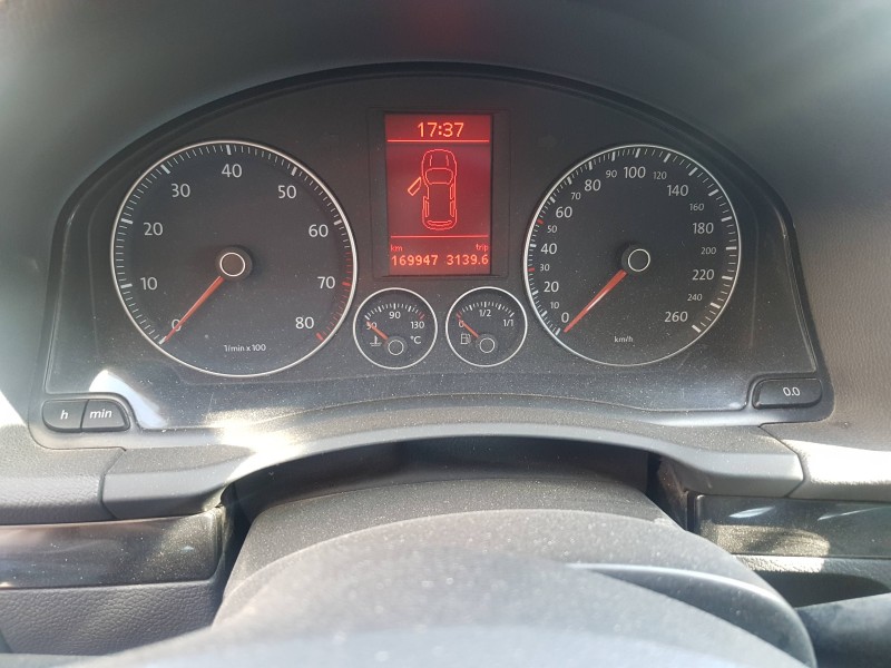 volkswagen golf v berlina (1k1) del año 2008