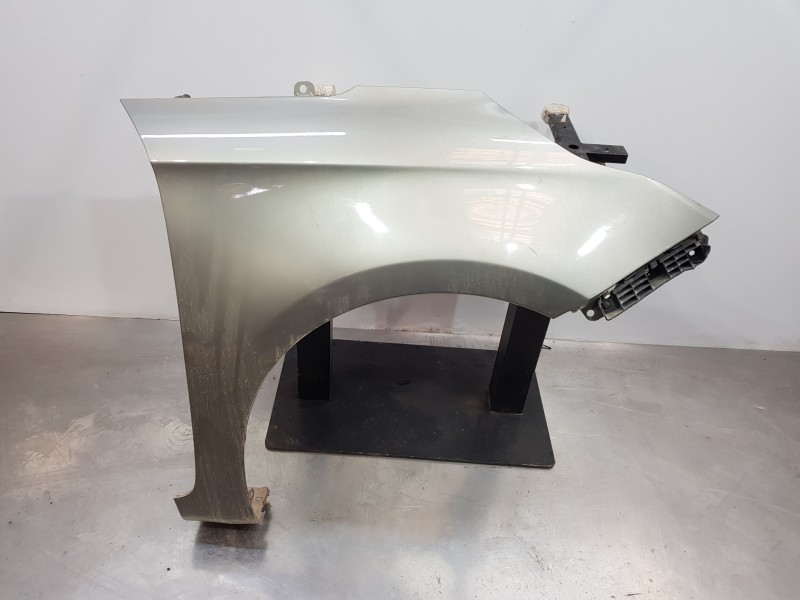 Recambio de aleta delantera derecha para kia carens ( ) drive referencia OEM IAM 66321A4000  