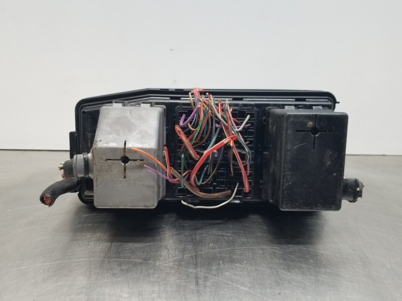 Recambio de caja reles / fusibles para opel antara cosmo referencia OEM IAM 96821094  