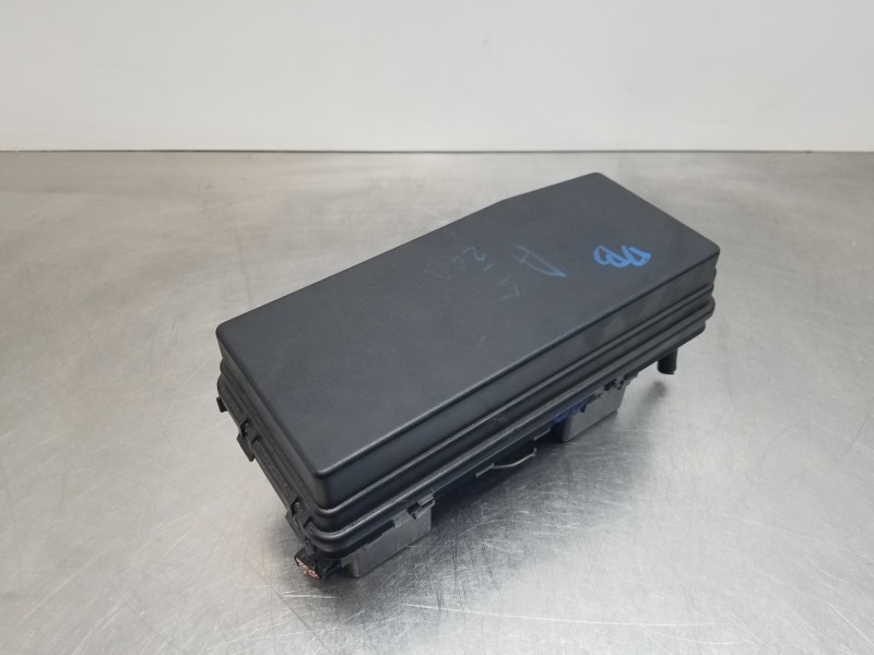 Recambio de caja reles / fusibles para opel antara cosmo referencia OEM IAM 96821094  
