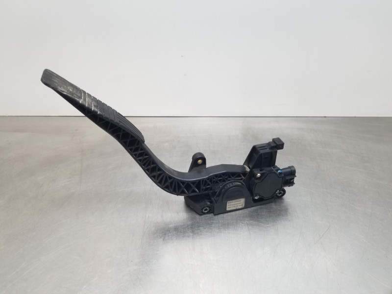 Recambio de potenciometro pedal para opel antara cosmo referencia OEM IAM 20905699  