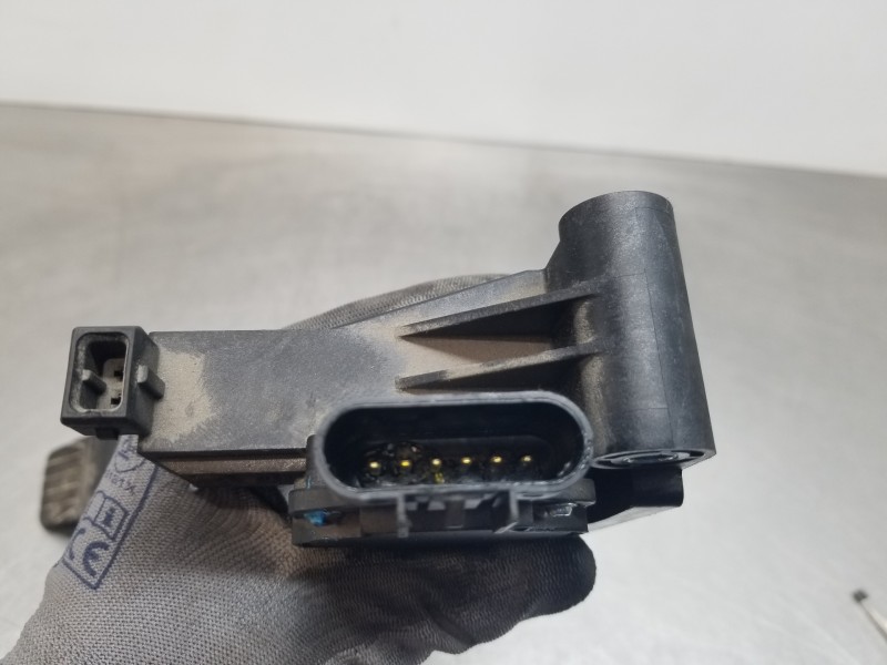 Recambio de potenciometro pedal para opel antara cosmo referencia OEM IAM 20905699  
