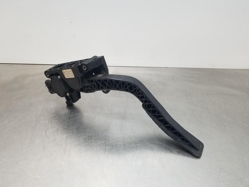 Recambio de potenciometro pedal para opel antara cosmo referencia OEM IAM 20905699  