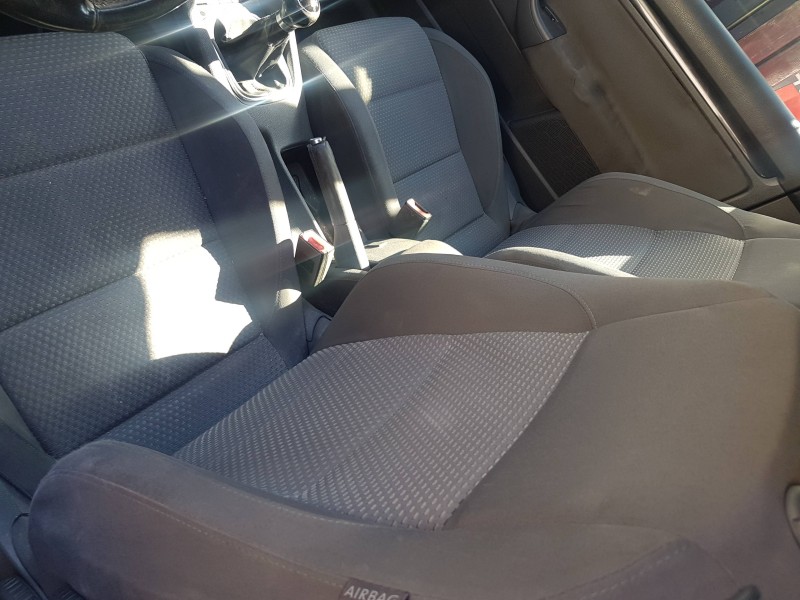 volkswagen golf v berlina (1k1) del año 2008