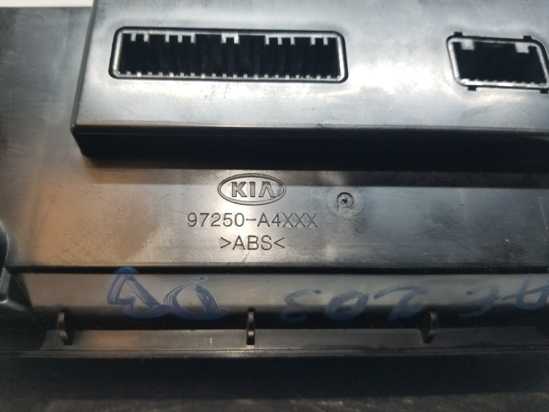 Recambio de mando climatizador para kia carens ( ) drive referencia OEM IAM 97250A4300CA  