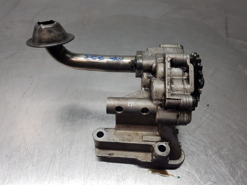 Recambio de bomba aceite para seat leon (1p1) fr referencia OEM IAM 6A115105B  