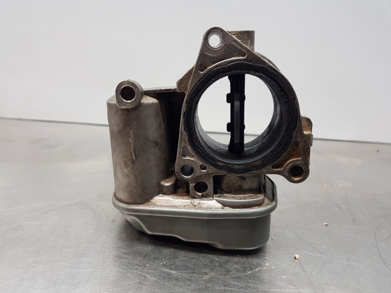 Recambio de caja mariposa para seat leon (1p1) fr referencia OEM IAM 03G128063B  