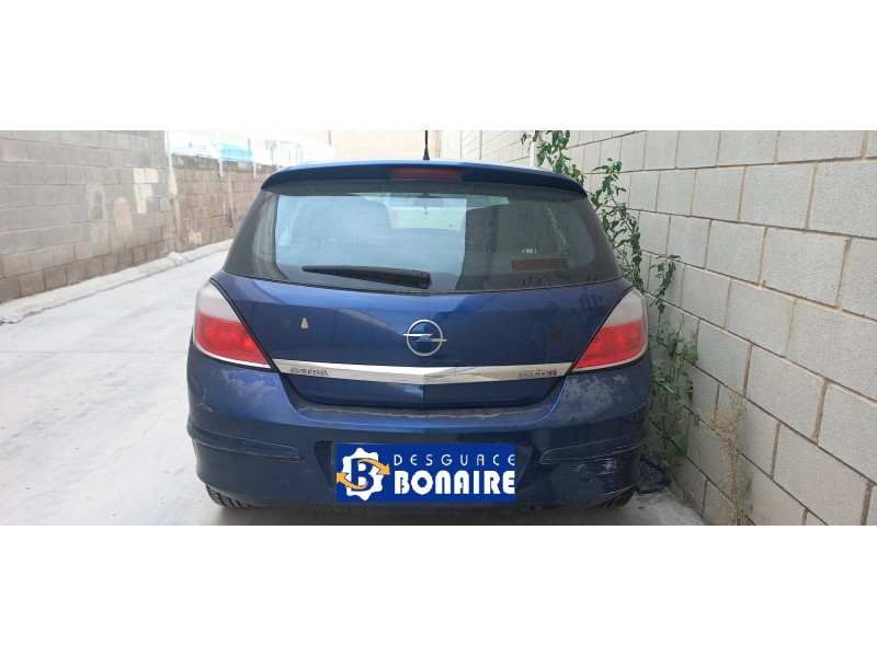 opel astra h berlina del año 2005