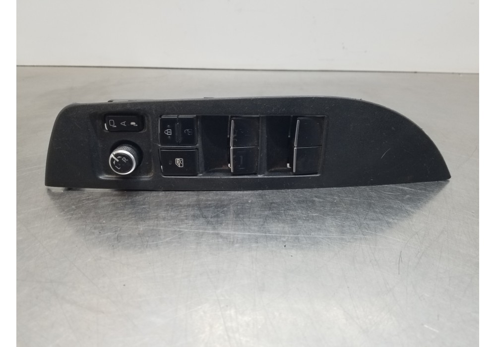 Recambio de mando elevalunas delantero izquierdo para toyota corolla touring sports (e21) hybrid referencia OEM IAM 8404002490  