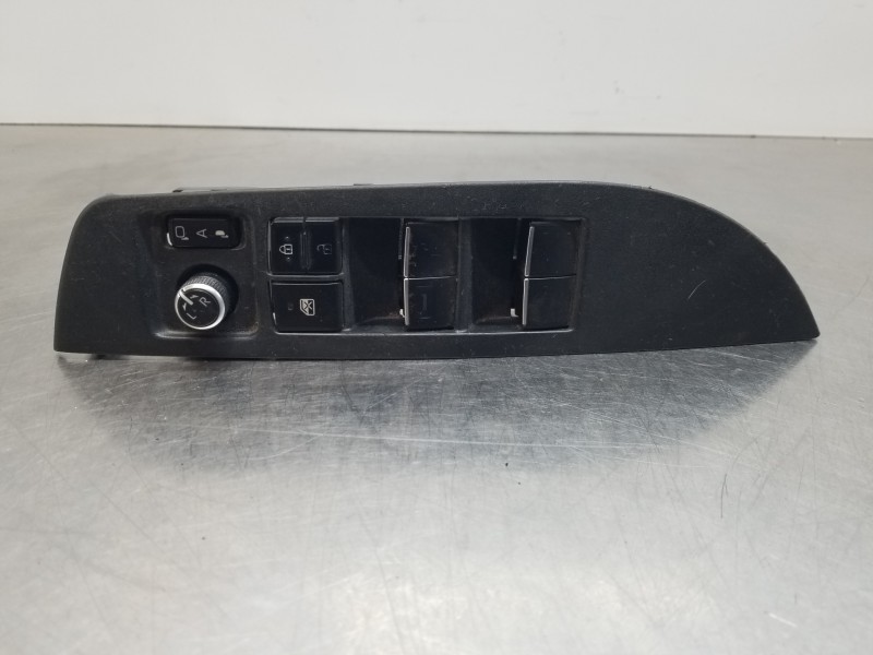 Recambio de mando elevalunas delantero izquierdo para toyota corolla touring sports (e21) hybrid referencia OEM IAM 8404002490  
