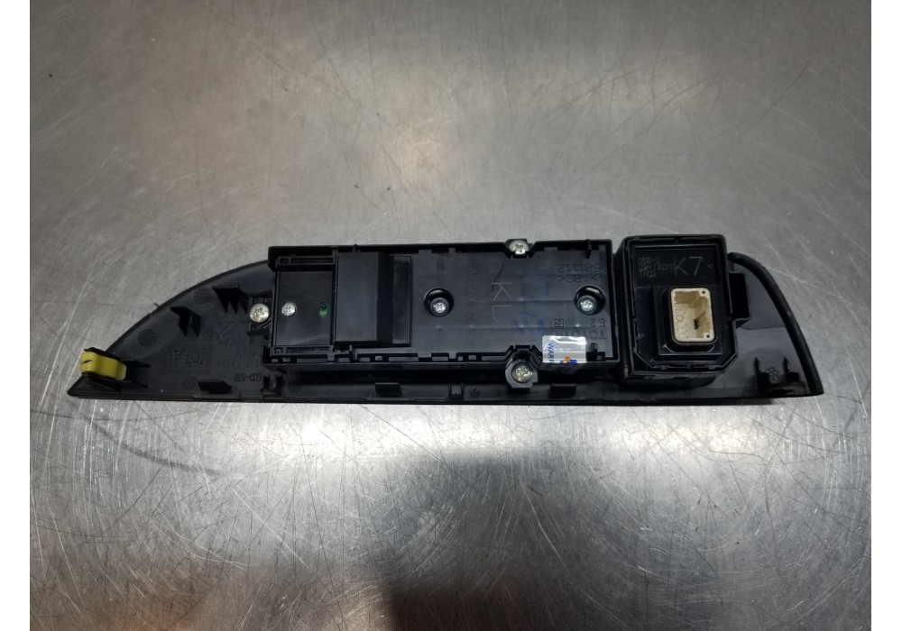 Recambio de mando elevalunas delantero izquierdo para toyota corolla touring sports (e21) hybrid referencia OEM IAM 8404002490  