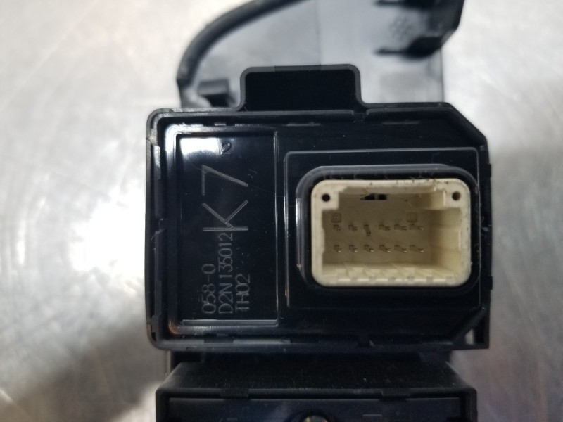 Recambio de mando elevalunas delantero izquierdo para toyota corolla touring sports (e21) hybrid referencia OEM IAM 8404002490  