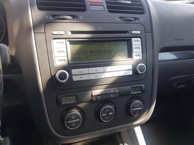 volkswagen golf v berlina (1k1) del año 2008