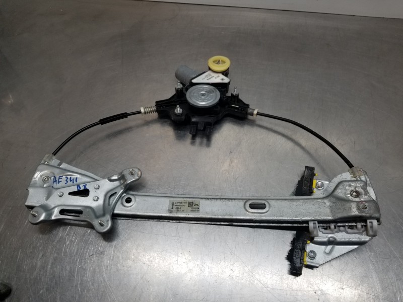 Recambio de elevalunas delantero izquierdo para toyota corolla touring sports (e21) hybrid referencia OEM IAM 6982002742  