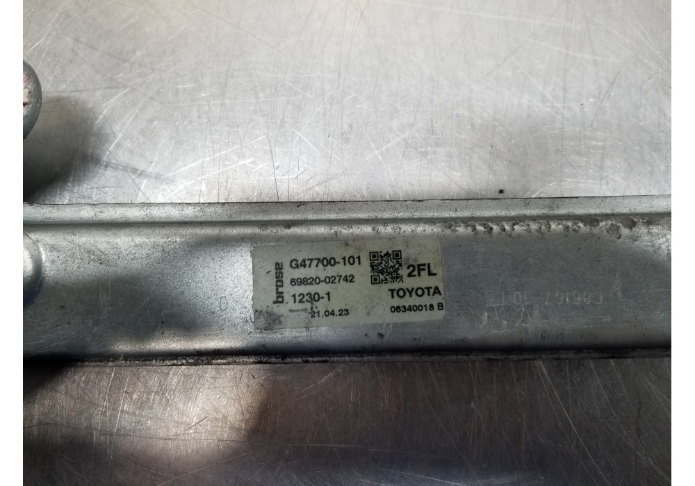 Recambio de elevalunas delantero izquierdo para toyota corolla touring sports (e21) hybrid referencia OEM IAM 6982002742  