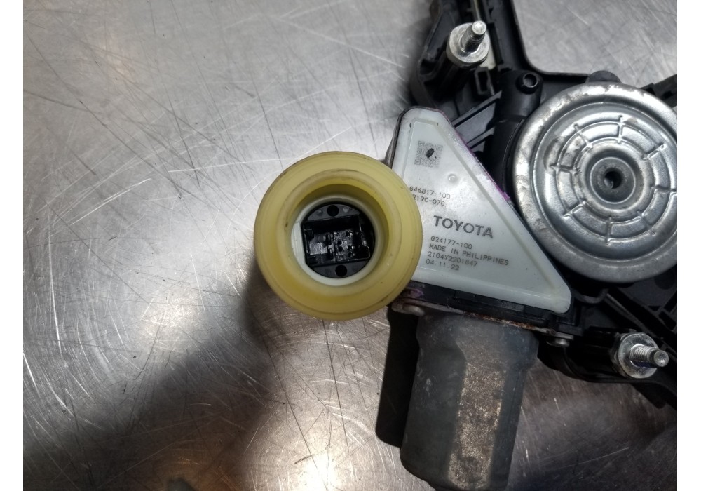 Recambio de elevalunas delantero izquierdo para toyota corolla touring sports (e21) hybrid referencia OEM IAM 6982002742  
