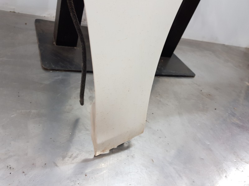 Recambio de aleta delantera derecha para opel astra j lim. selective referencia OEM IAM 13302208  