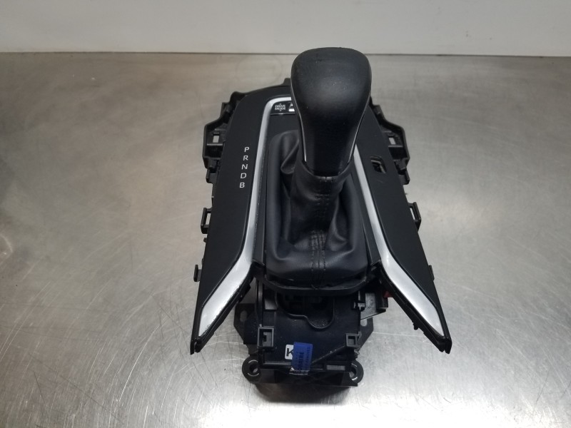 Recambio de palanca cambio para toyota corolla touring sports (e21) hybrid referencia OEM IAM 33560F4050  