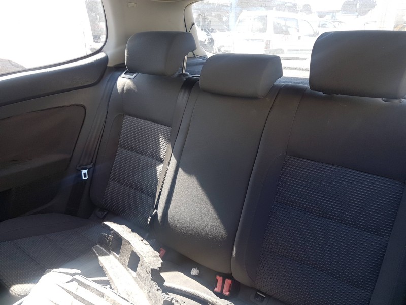 volkswagen golf v berlina (1k1) del año 2008