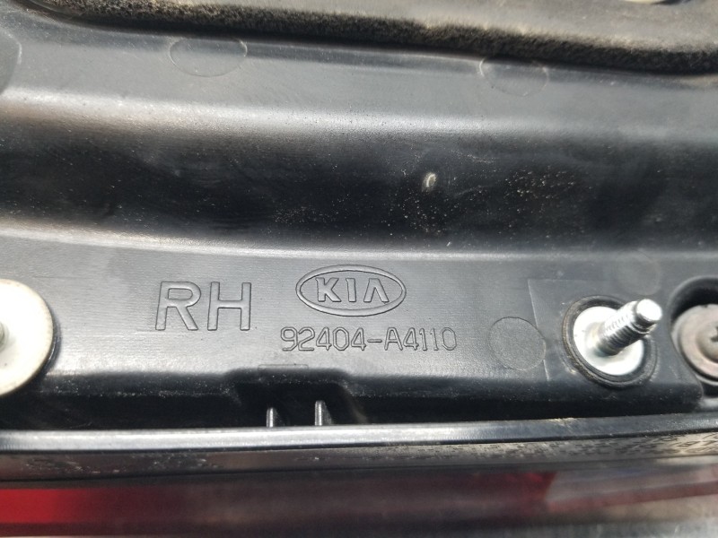 Recambio de piloto trasero derecho interior para kia carens ( ) drive referencia OEM IAM 92404A4120 92404A4110 