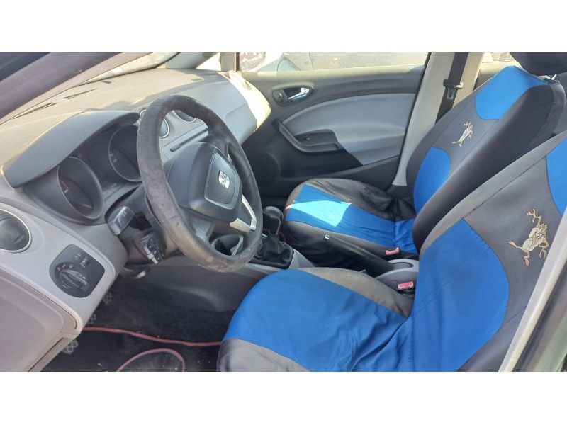 seat ibiza (6j5) del año 2008