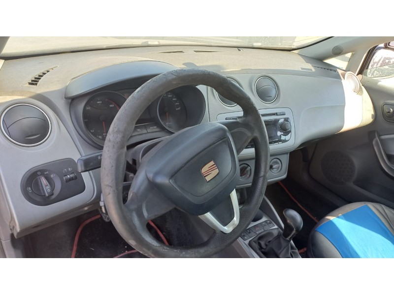 seat ibiza (6j5) del año 2008