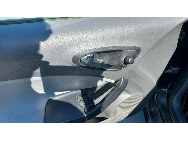 seat ibiza (6j5) del año 2008