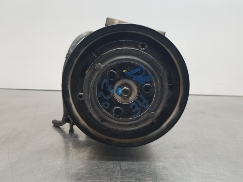 Recambio de compresor aire acondicionado para kia carens ( ) drive referencia OEM IAM 97701A4100  