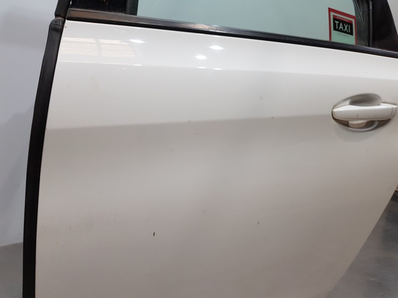 Recambio de puerta trasera izquierda para peugeot 308 sw allure referencia OEM IAM 9805267180  