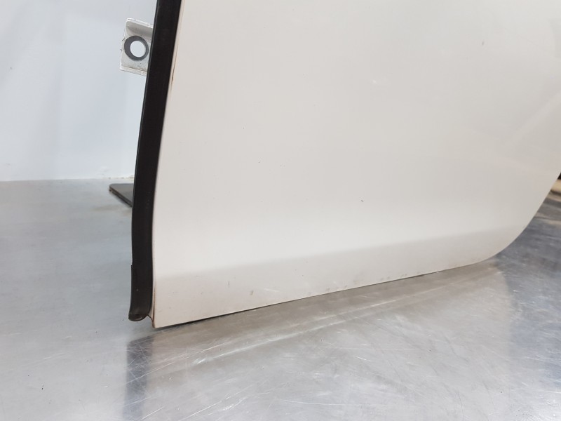 Recambio de puerta trasera izquierda para peugeot 308 sw allure referencia OEM IAM 9805267180  