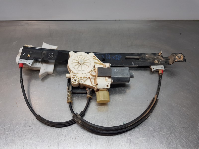 Recambio de elevalunas trasero derecho para ford mondeo ber. (ca2) referencia OEM IAM 1881205  
