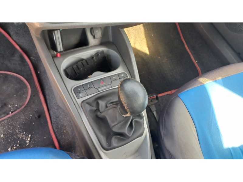 seat ibiza (6j5) del año 2008