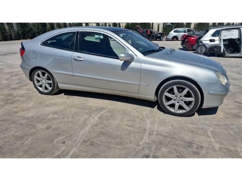 mercedes clase c (w203) sportcoupe del año 2001