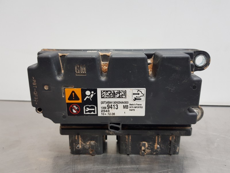 Recambio de kit airbag para opel astra j lim. selective referencia OEM IAM 13301067  