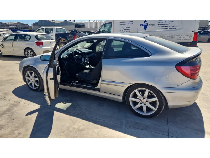 mercedes clase c (w203) sportcoupe del año 2001
