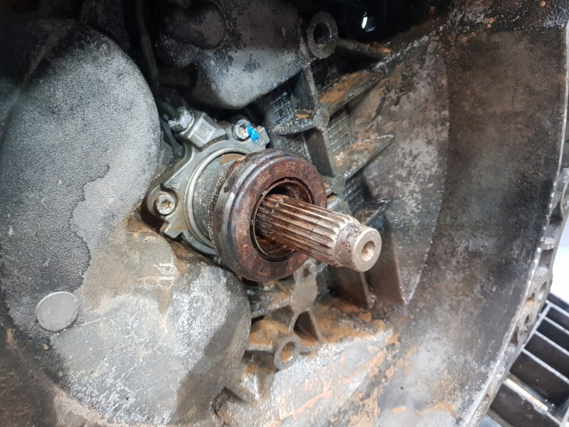 Recambio de caja cambios para opel astra j lim. selective referencia OEM IAM 55584340 5700569 