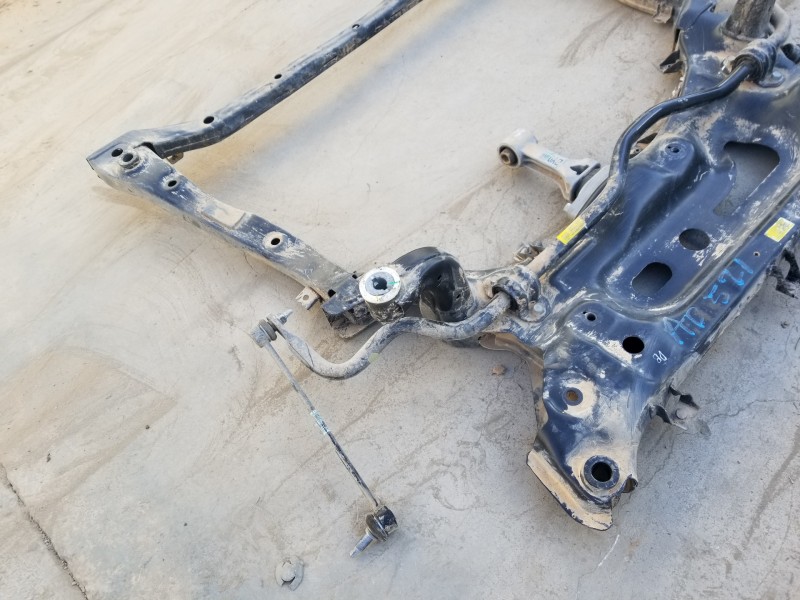 Recambio de puente delantero para kia niro concept referencia OEM IAM 62405AT000  