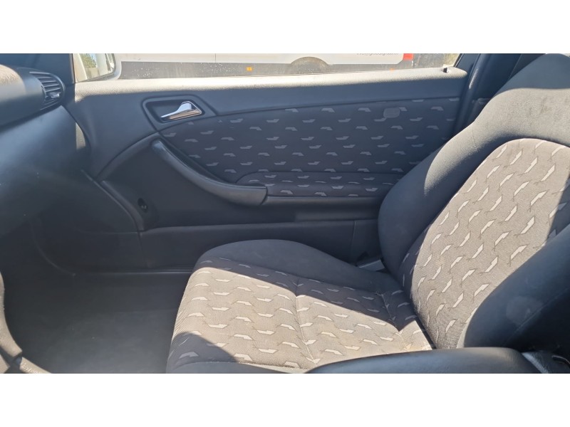 mercedes clase c (w203) sportcoupe del año 2001