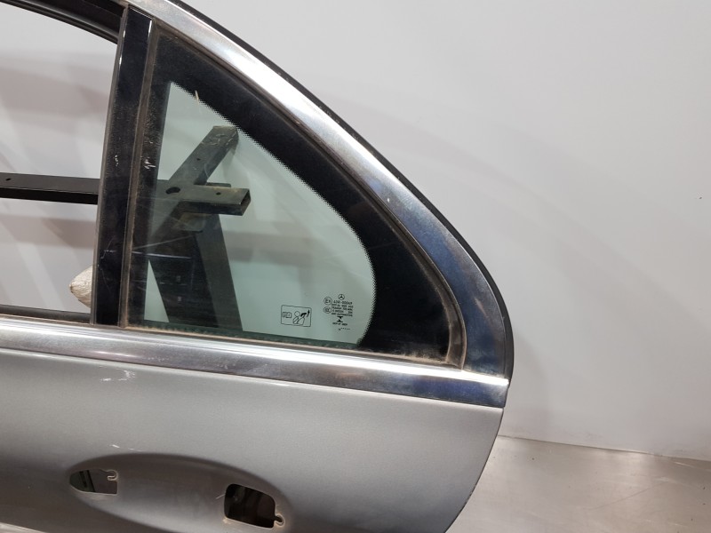 Recambio de puerta trasera izquierda para mercedes clase c (w205) lim. bluetec referencia OEM IAM A205730010564  