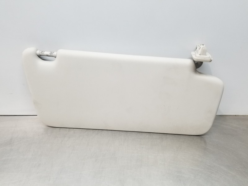 Recambio de parasol izquierdo para mercedes clase c (w205) lim. bluetec referencia OEM IAM A2058100110  