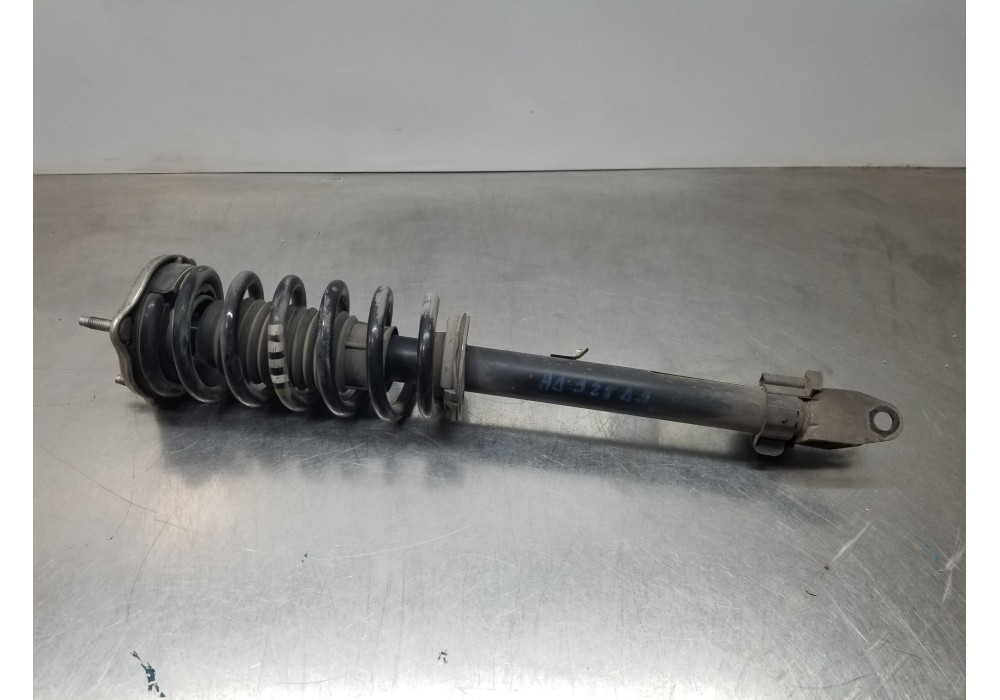 Recambio de amortiguador delantero derecho para mercedes clase c (w205) lim. bluetec referencia OEM IAM A2053200613  