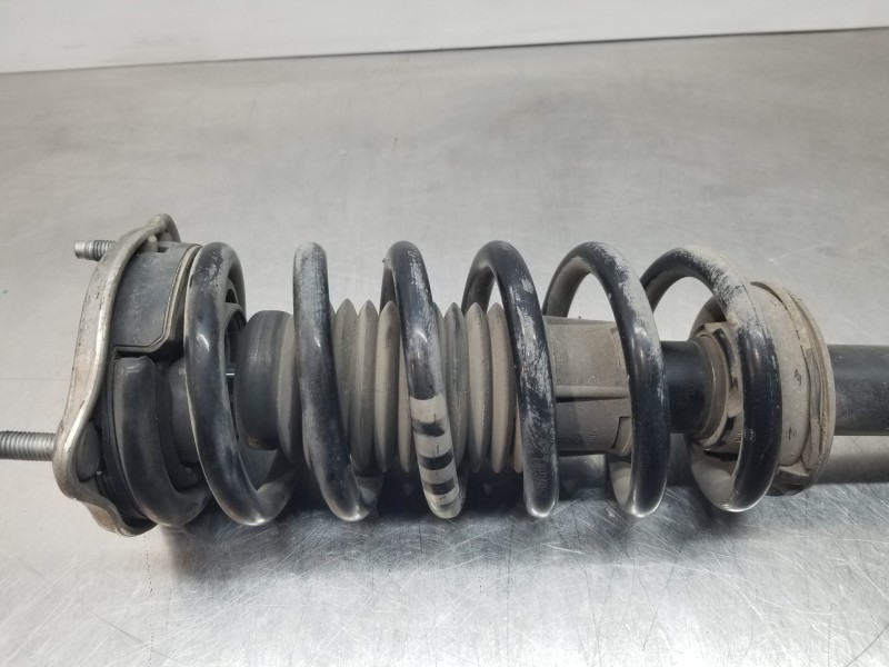 Recambio de amortiguador delantero derecho para mercedes clase c (w205) lim. bluetec referencia OEM IAM A2053200613  