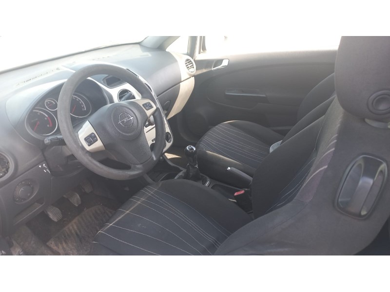 opel corsa d del año 2008